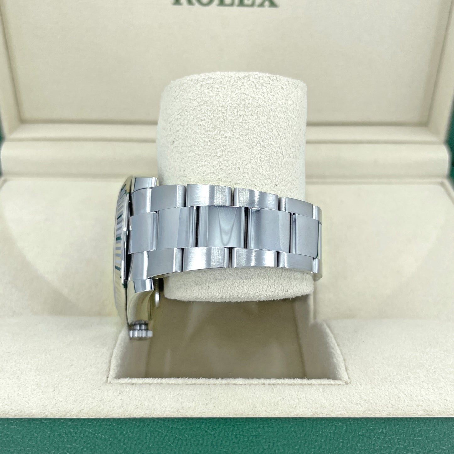 , Datejust 41, Oystersteel and 18K White Gold, Bright Blue with Diamonds Dial, Oyster 126334-0015