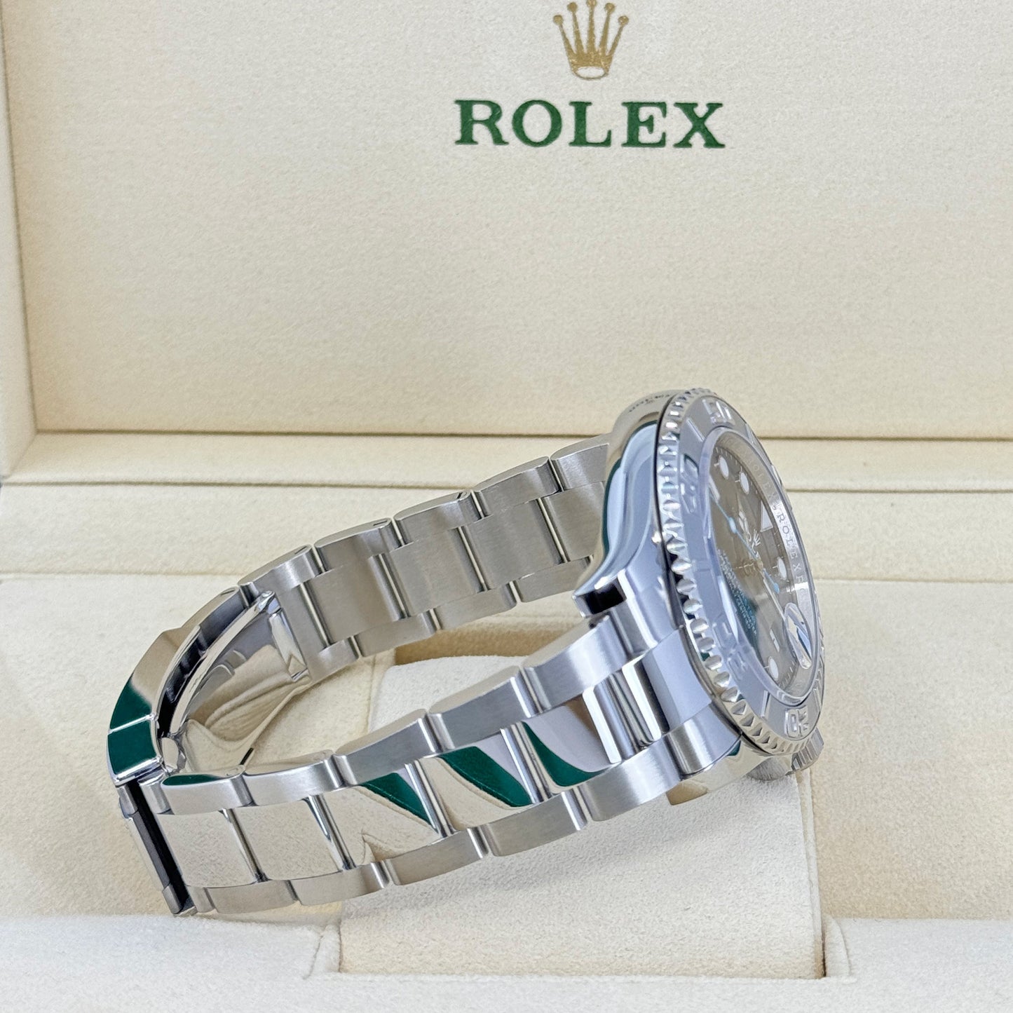 Yacht-Master 40, Oystersteel and Platinum, 40Mm, Ref# 126622-0001